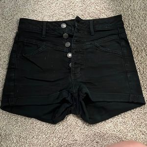 Black Highwaisted Shorts